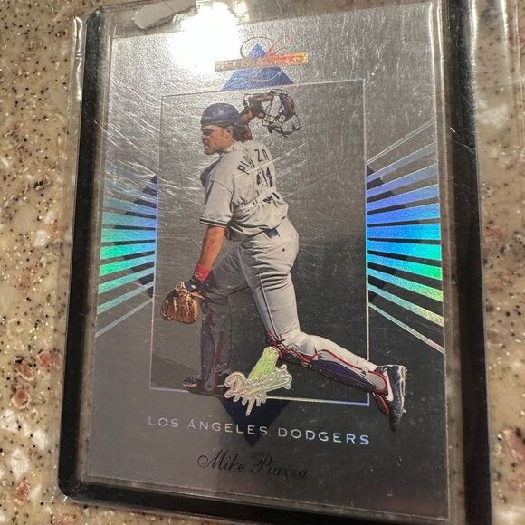 Los Angeles Dodgers Trading Card of Mike piazza leaf limited mint condition - Picture 2 of 4